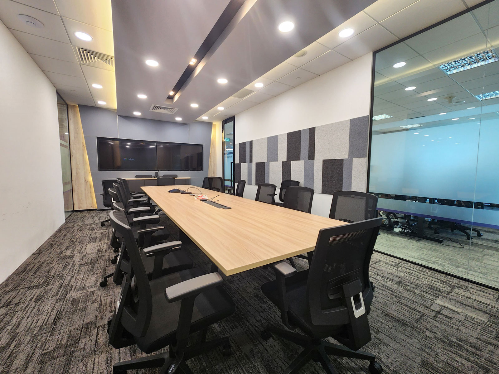 Fitted office in PLUS