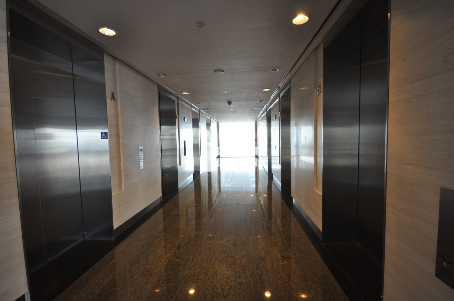 Typical Bare Space of Office to rent in Marina Bay Financial Centre Tower 2 - Raffles Place / Downtown